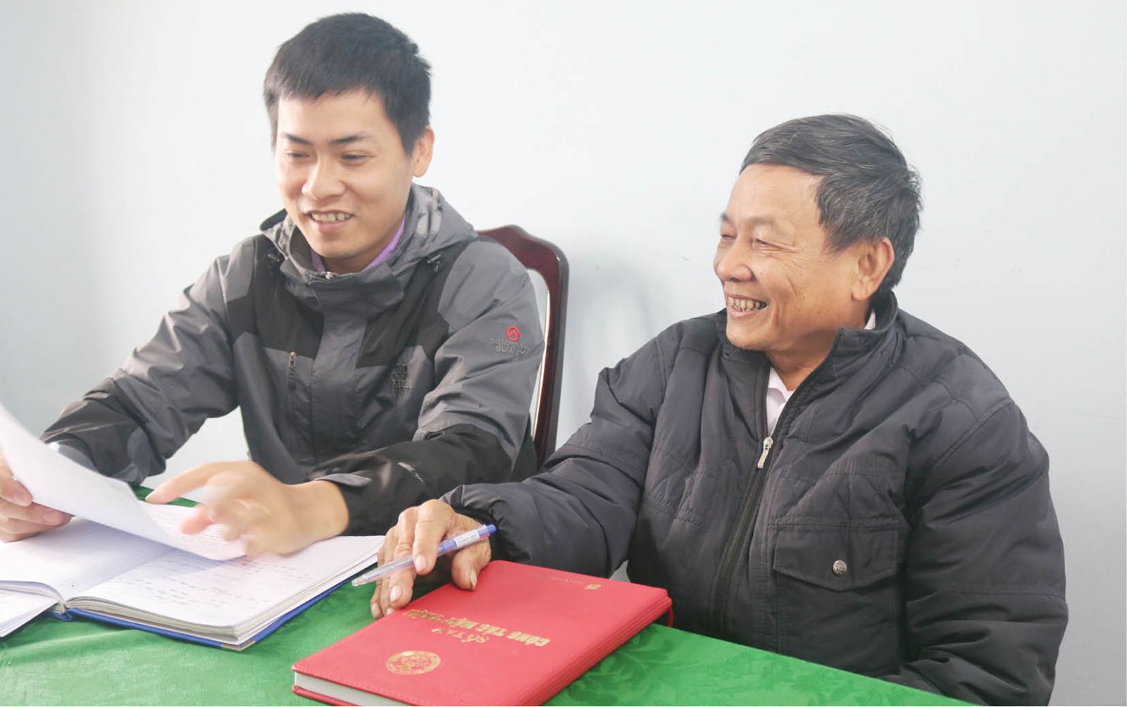 Được dân tin yêu