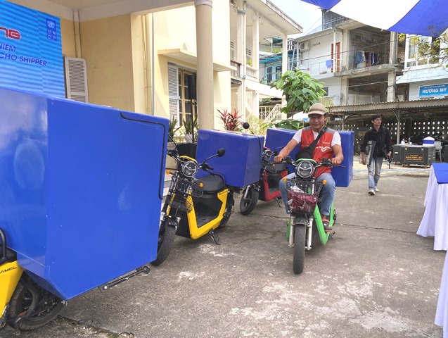 Khởi động chương trình thử nghiệm xe máy điện dành cho shipper