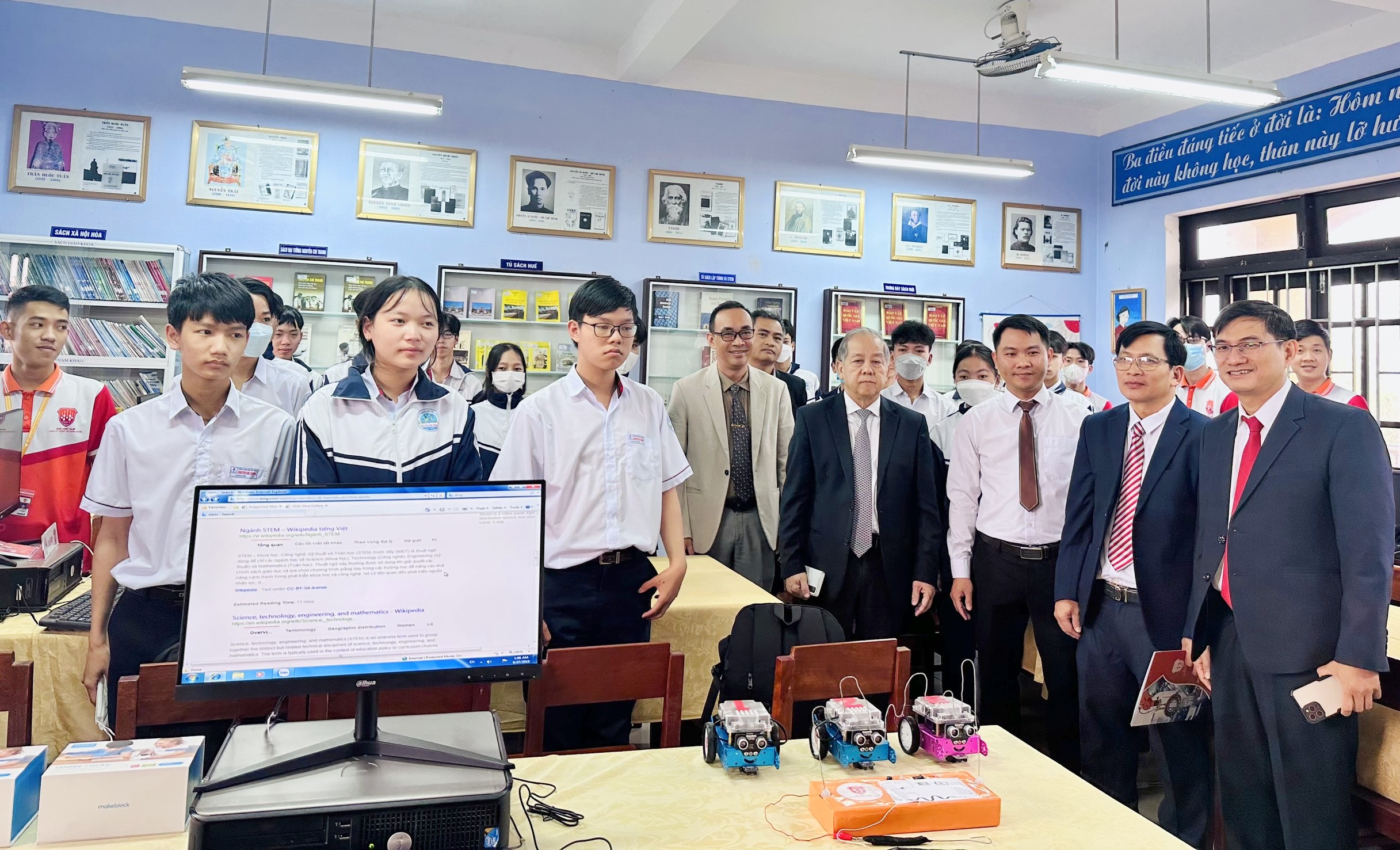 Chuyển giao phòng học STEM và đào tạo lập trình cho học sinh phổ thông