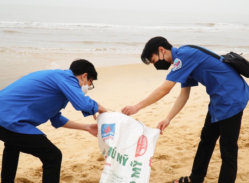 Thay đổi nhận thức người dân đầm phá về rác thải nhựa