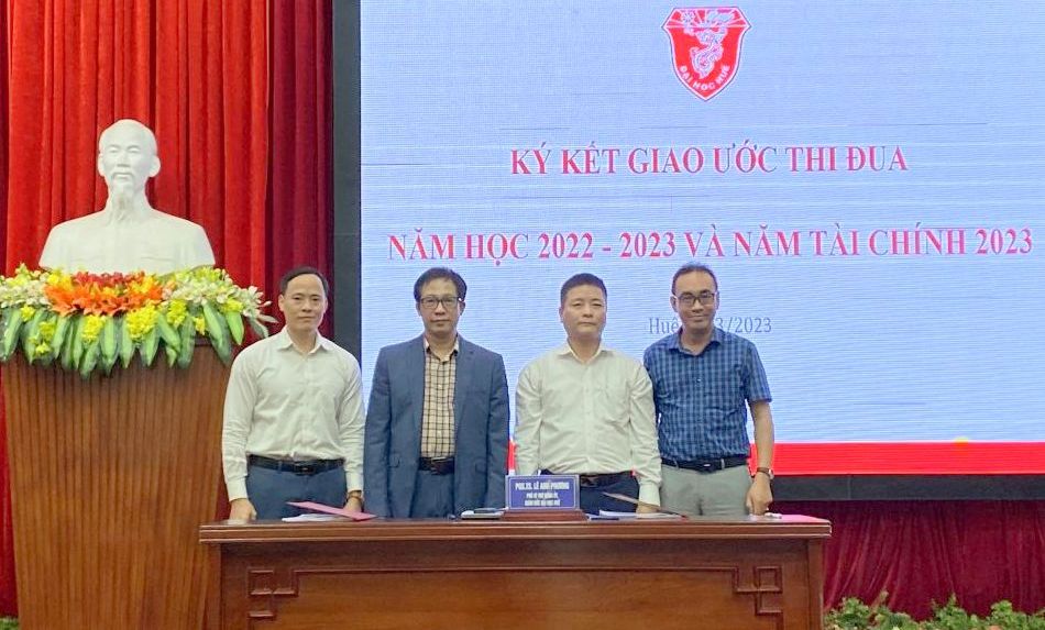 Ký kết giao ước thi đua năm học 2022 - 2023