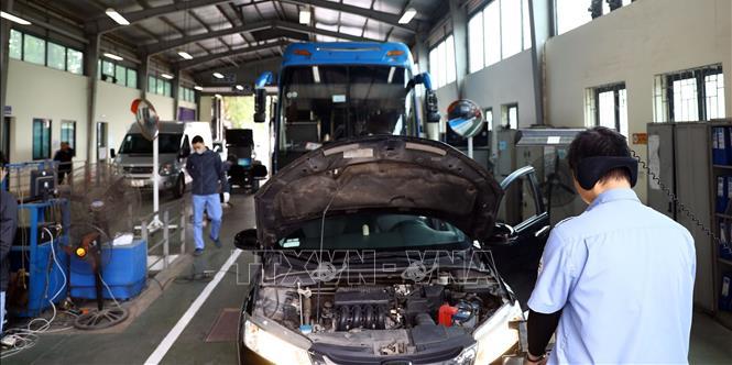 Bộ Nội vụ trả lời về việc ký hợp đồng lao động tại trung tâm đăng kiểm