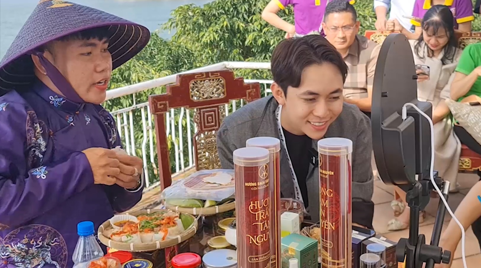 Bản tin kinh tế 1 10 Đưa sản phẩm của Huế lên Tiktok