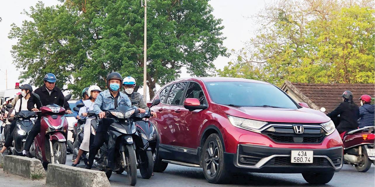 Bất cập ở cầu Vỹ Dạ