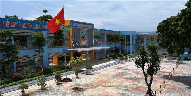 Ưu tiên nguồn lực đầu tư mới, nâng cấp, cải tạo trường học, cơ sở y tế