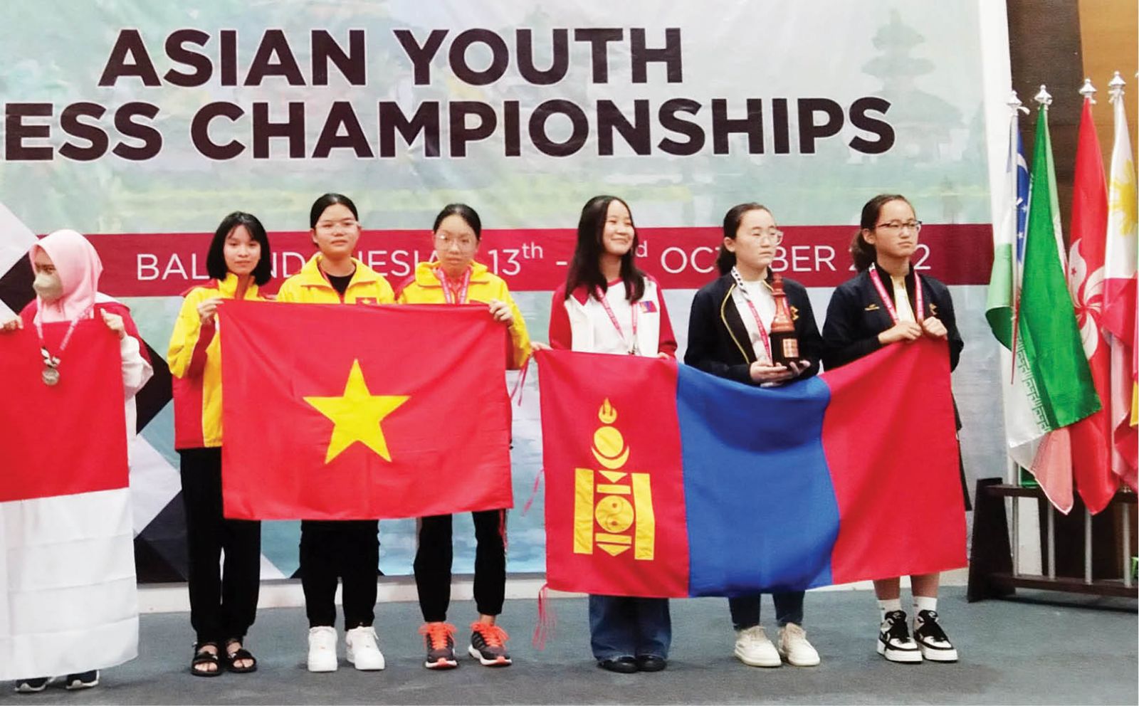 Nghĩ đến việc “giữ chân” kỳ thủ giỏi