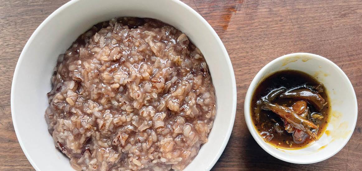 Tô cháo gạo lứt của ngoại