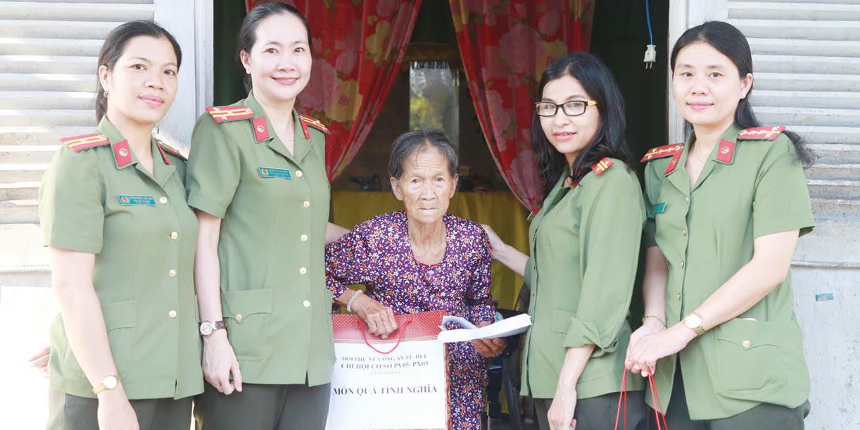 Hết mình vì tập thể