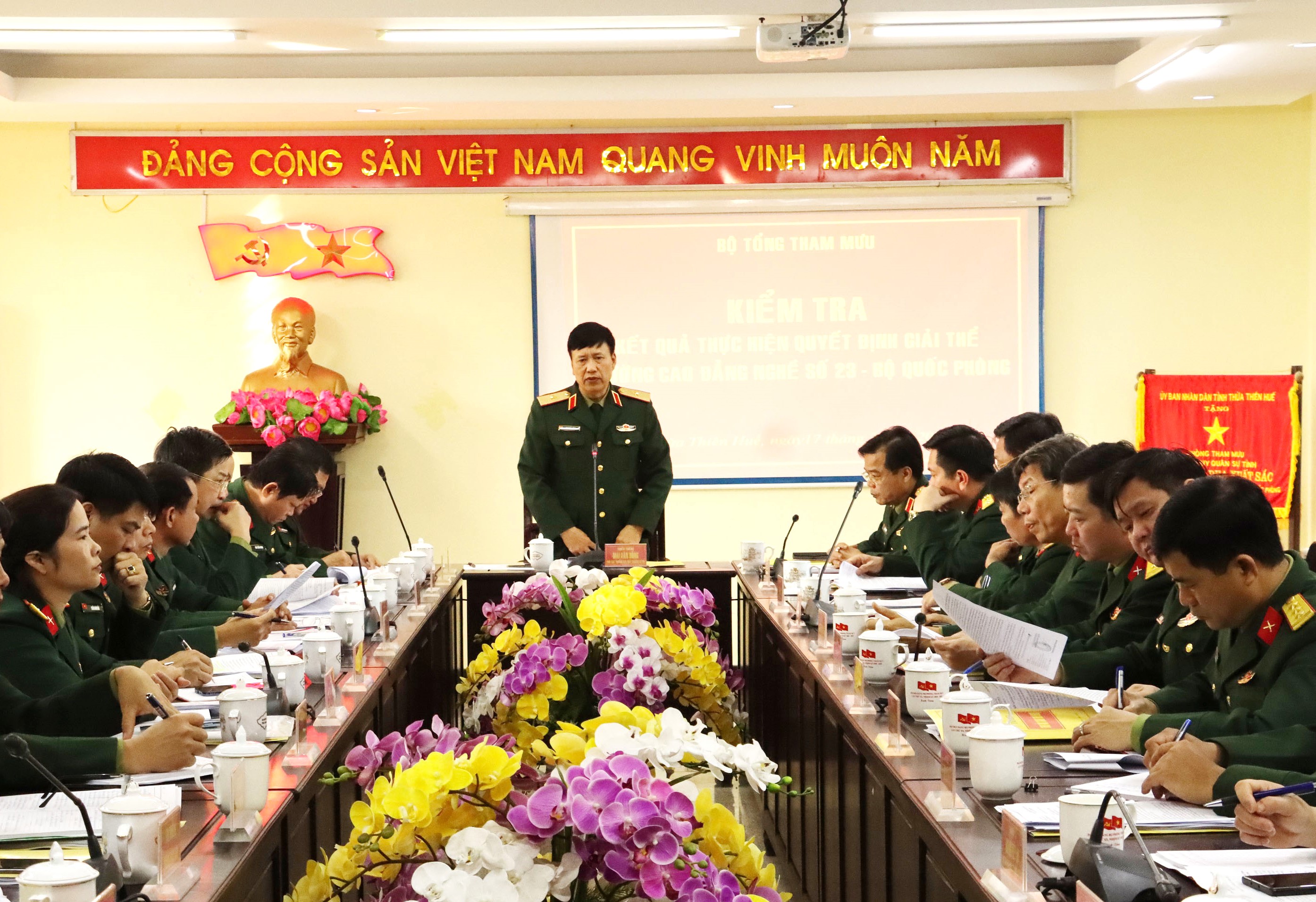 Kiểm tra công tác chuẩn bị giải thể Trường cao đẳng nghề số 23