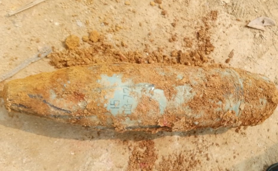 Phát hiện đạn pháo khi san nền nhà