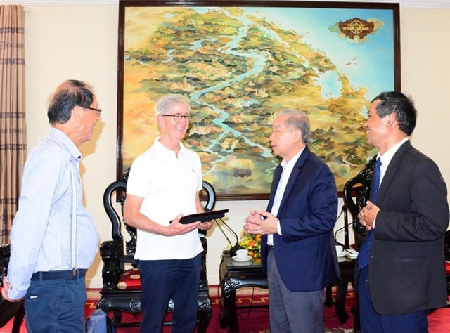 Phó Bí thư Thường trực Tỉnh ủy Phan Ngọc Thọ tiếp Phó Chủ tịch Hội giúp đỡ Trẻ em Việt Nam tại Pháp