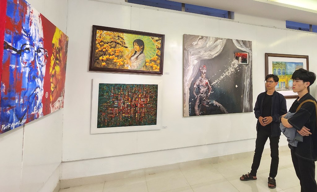 Giới thiệu tác phẩm mỹ thuật mới của hoạ sĩ trẻ