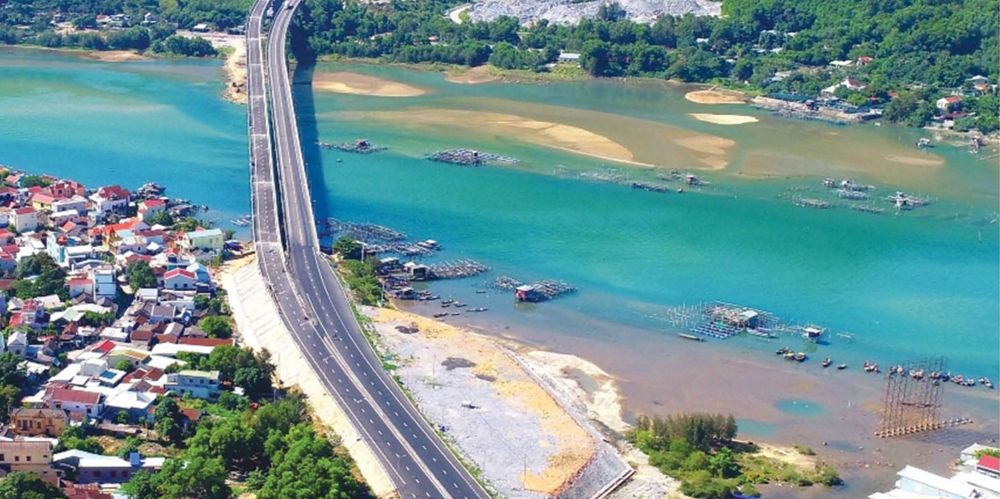 Đô thị Huế nhìn ra phía biển