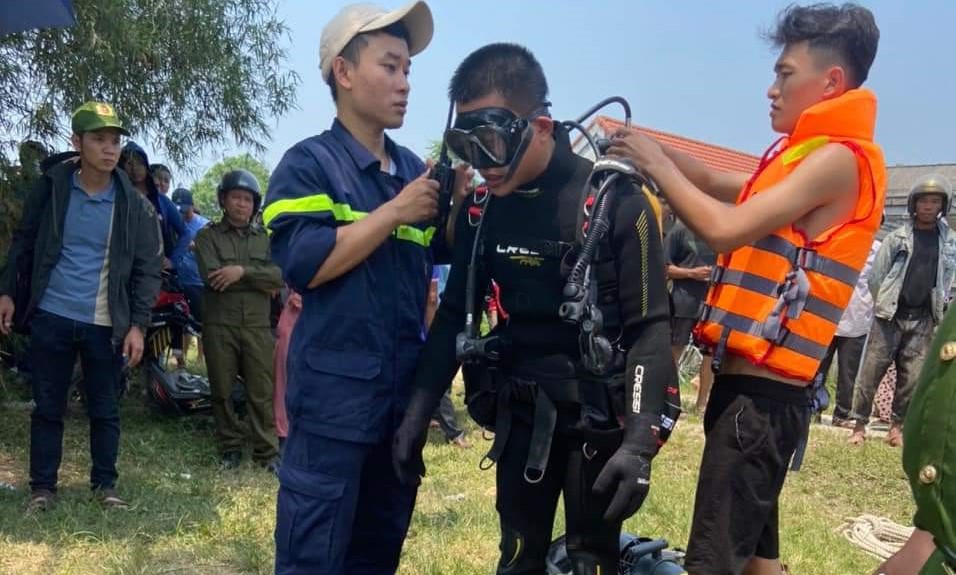 Một học sinh đuối nước trên sông Bồ