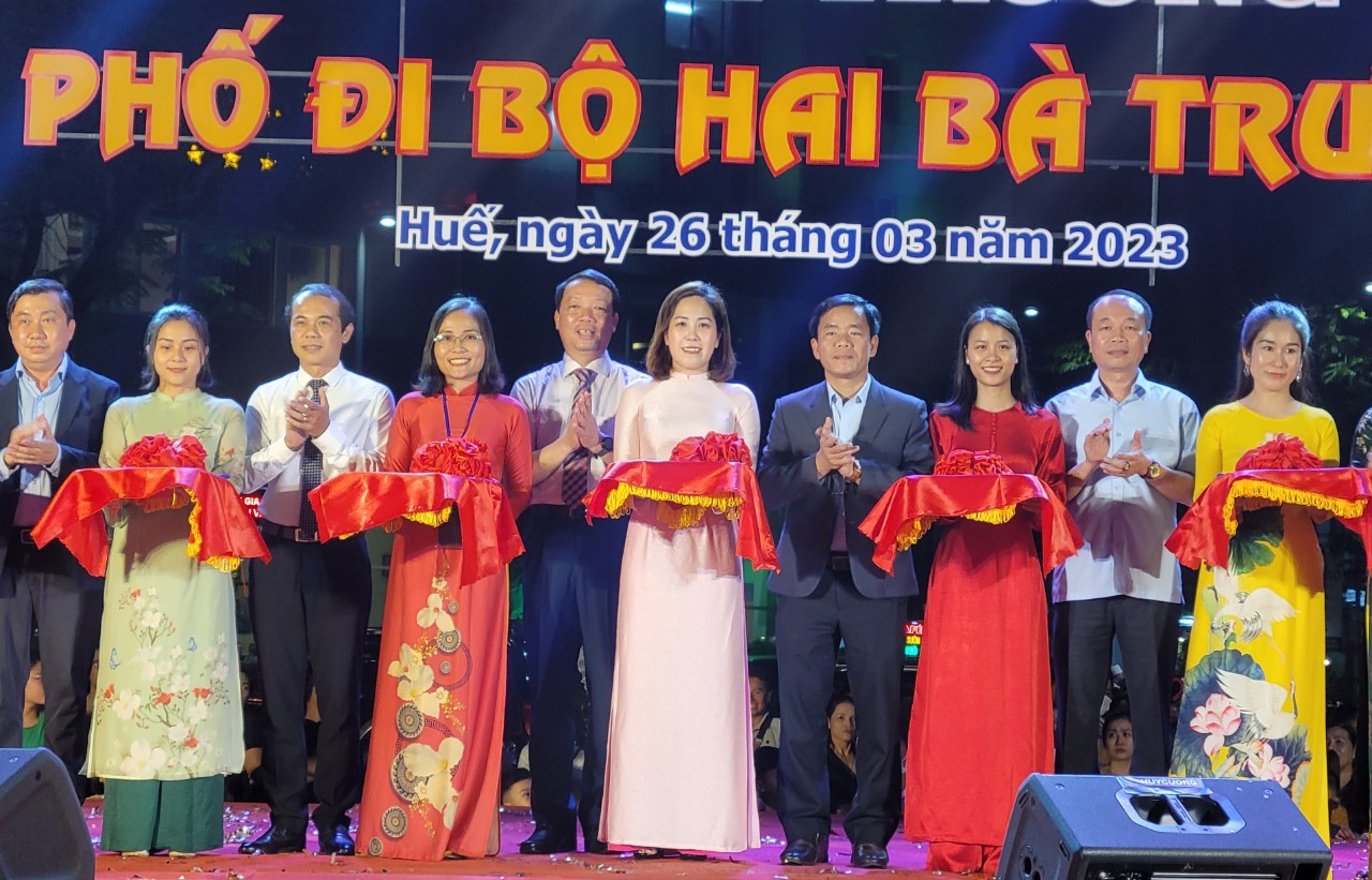 Khai trương Phố đi bộ Hai Bà Trưng