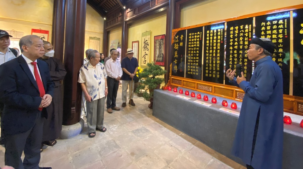 Triển lãm 30 tác phẩm thư pháp về thơ thiền Việt Nam