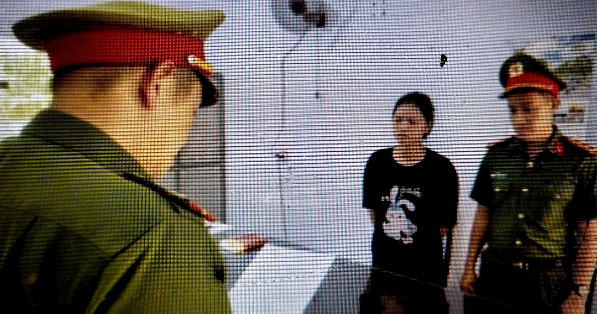 Khởi tố hai vợ chồng “làm xiếc” trên đèo Hải Vân