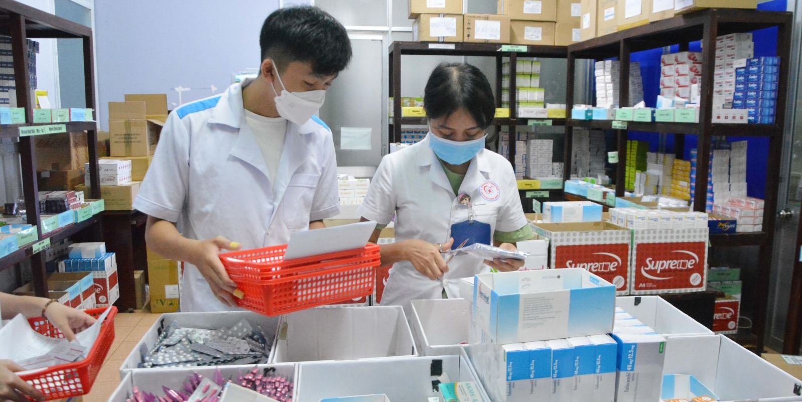 Tích cực, khẩn trương mua sắm thuốc, vật tư y tế