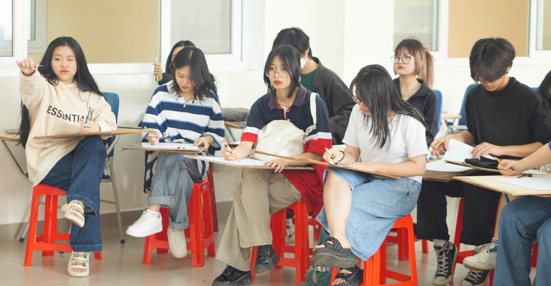 Khai giảng lớp luyện thi mỹ thuật miễn phí cho học sinh toàn quốc