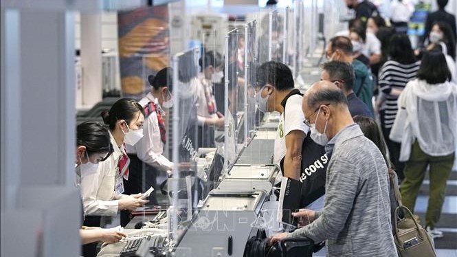 Nhật Bản chấm dứt kiểm soát biên giới để chống dịch từ ngày 8 5