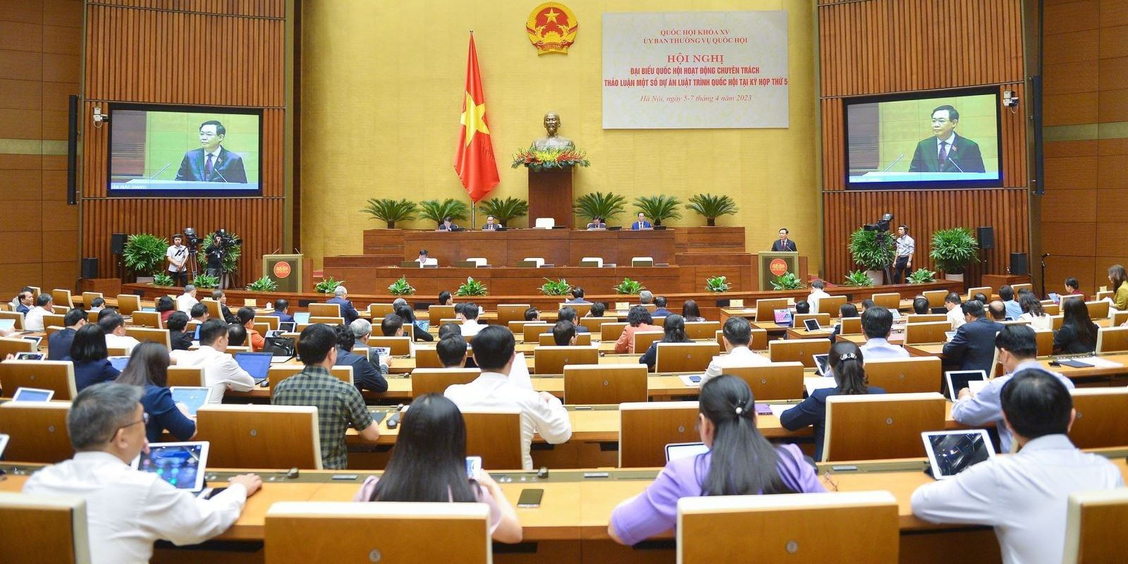 Khai mạc hội nghị đại biểu Quốc hội hoạt động chuyên trách