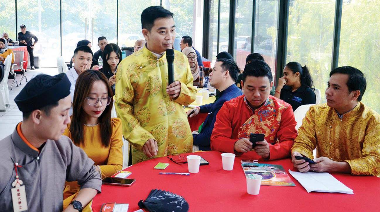 Áo dài Việt trên đất nước Malaysia