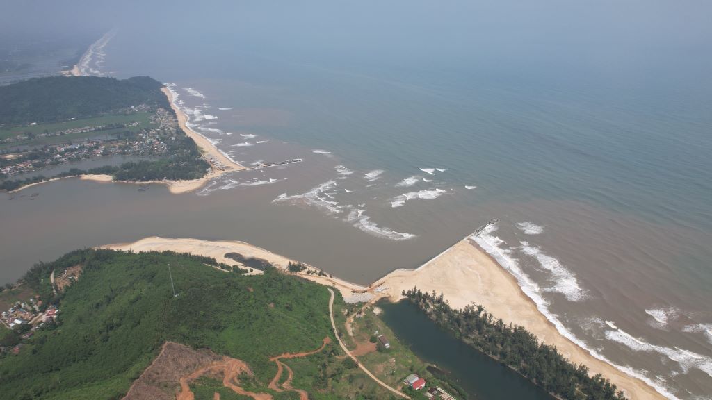 Phê duyệt 2 khu vực nhận chìm chất nạo vét 800 ha ngoài biển