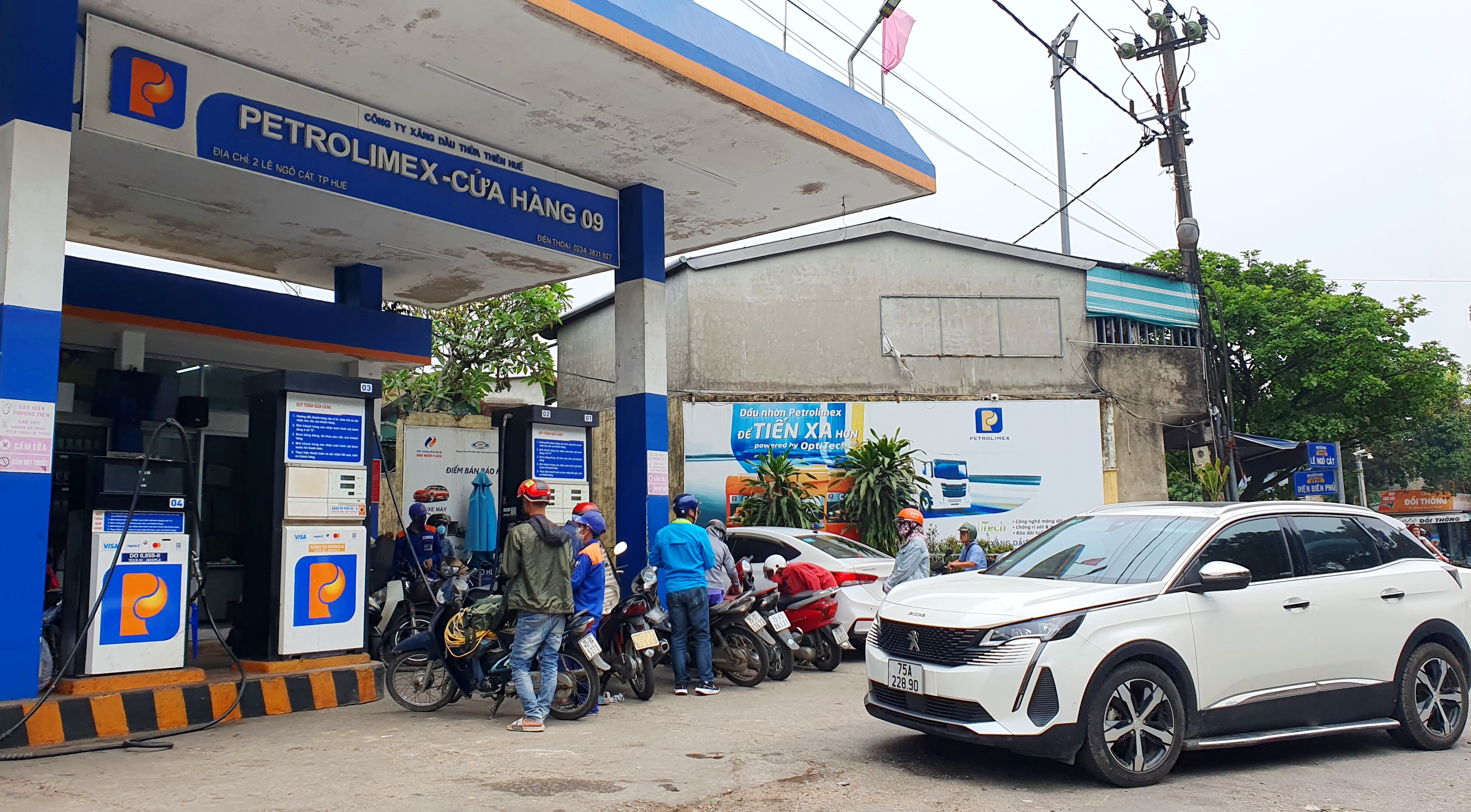 Giá xăng, dầu lại tăng