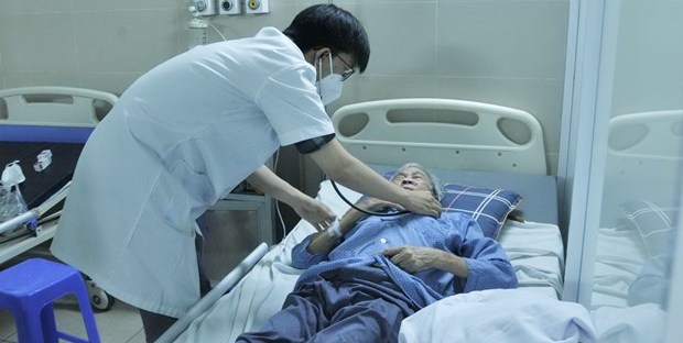 Số ca COVID-19 gia tăng khi miền Bắc đang trong giai đoạn chuyển mùa