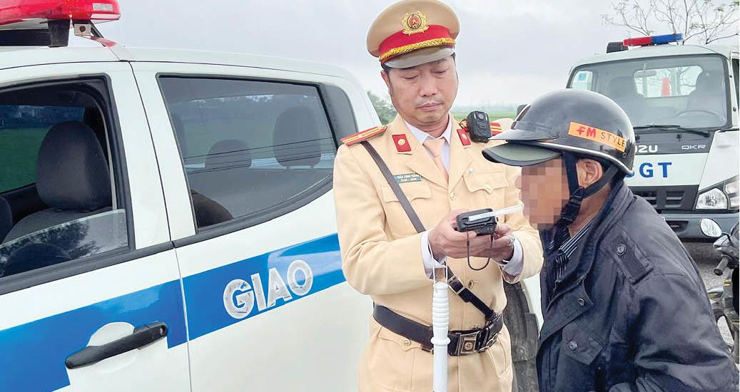 Xử phạt nồng độ cồn, từ hương ước xưa đến pháp luật nay