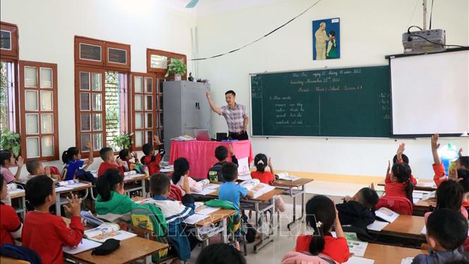 Điều chỉnh tiêu chuẩn chức danh nghề nghiệp và bổ nhiệm, xếp lương giáo viên