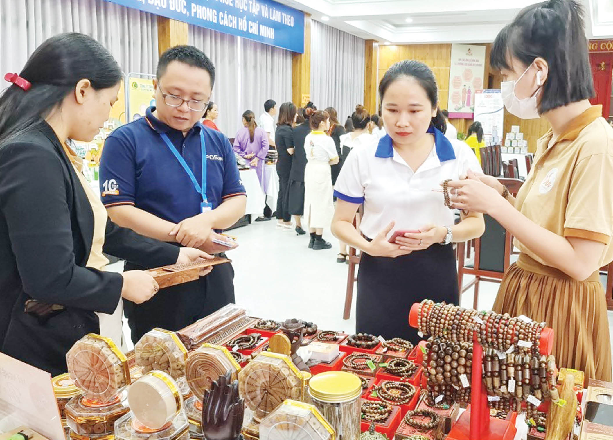 Trao cơ hội kinh doanh