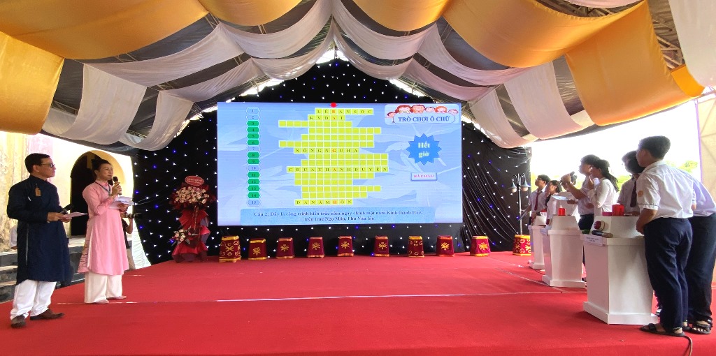 Trường THPT chuyên Quốc Học đạt giải nhất hội thi “Chia sẻ cuốn sách hay”