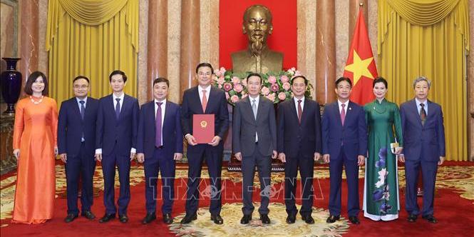 Chủ tịch nước trao quyết định bổ nhiệm Đại sứ Việt Nam tại Nhật Bản