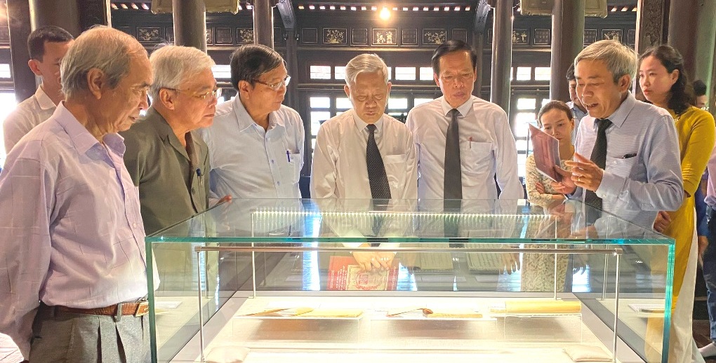 Giới thiệu tác phẩm “Ngự chế minh văn cổ khí đồ” của vua Minh Mạng