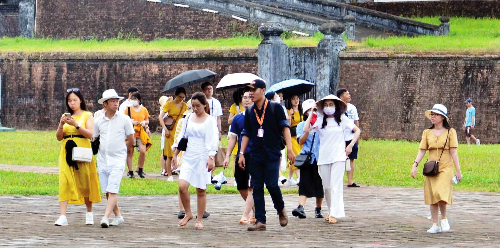 Phải tìm cách để giữ được khách