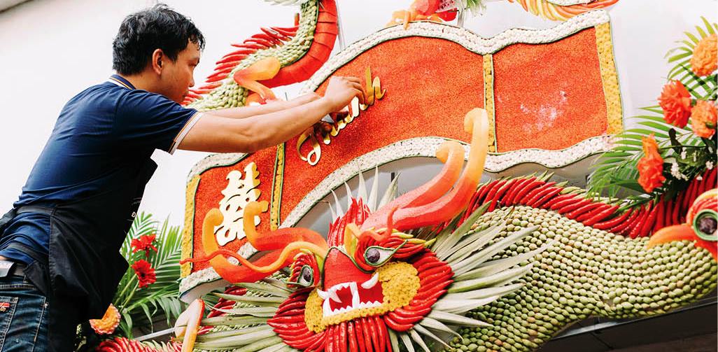 Độc đáo cổng cưới rồng, phụng