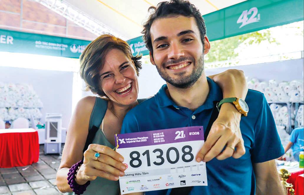 Khách Tây ở phố Tây