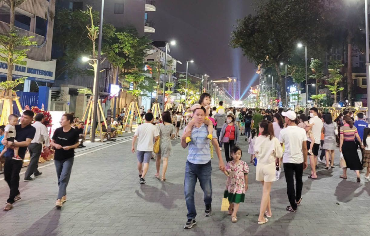 “Khuấy động” phố đêm