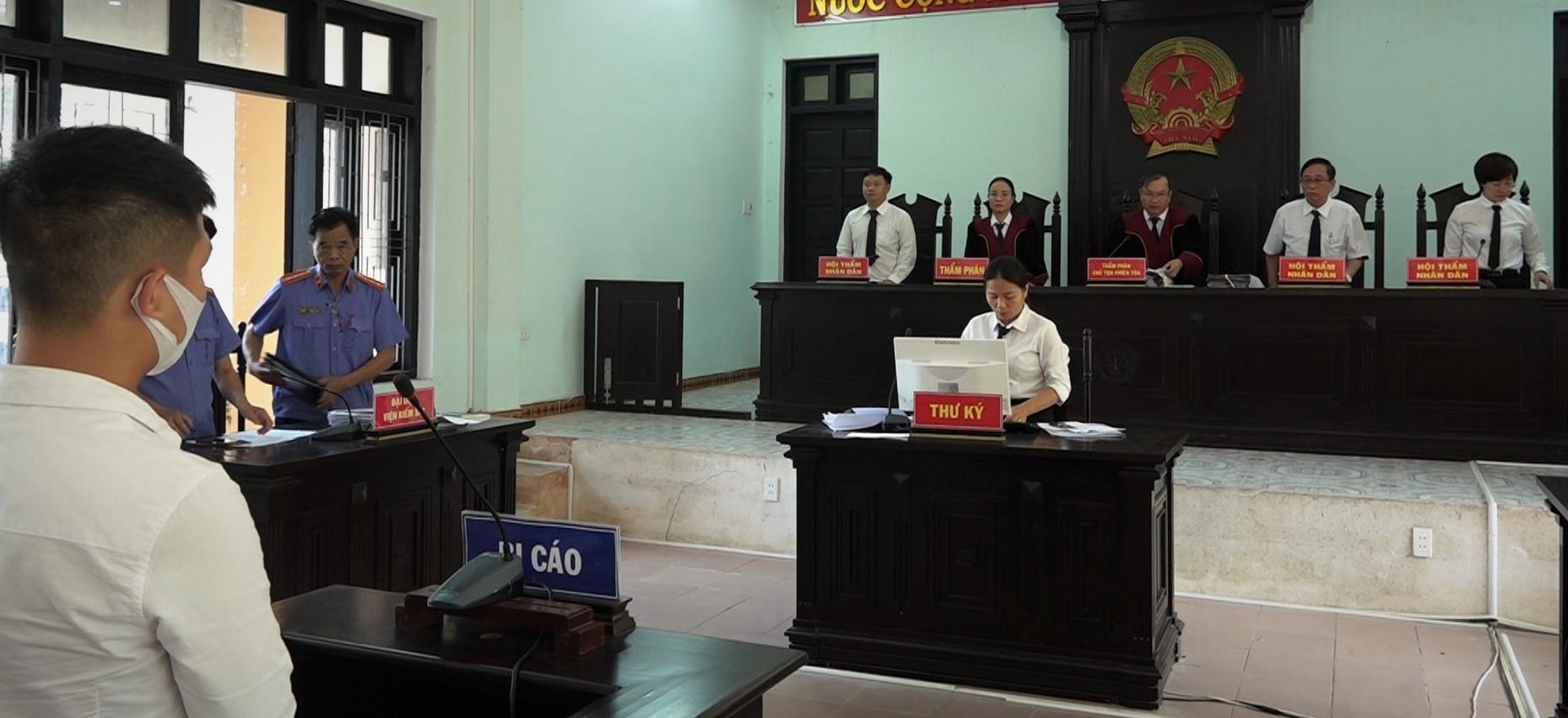 Mạo danh con tổng giám đốc công ty xổ số, lừa chiếm đoạt tiền tỉ