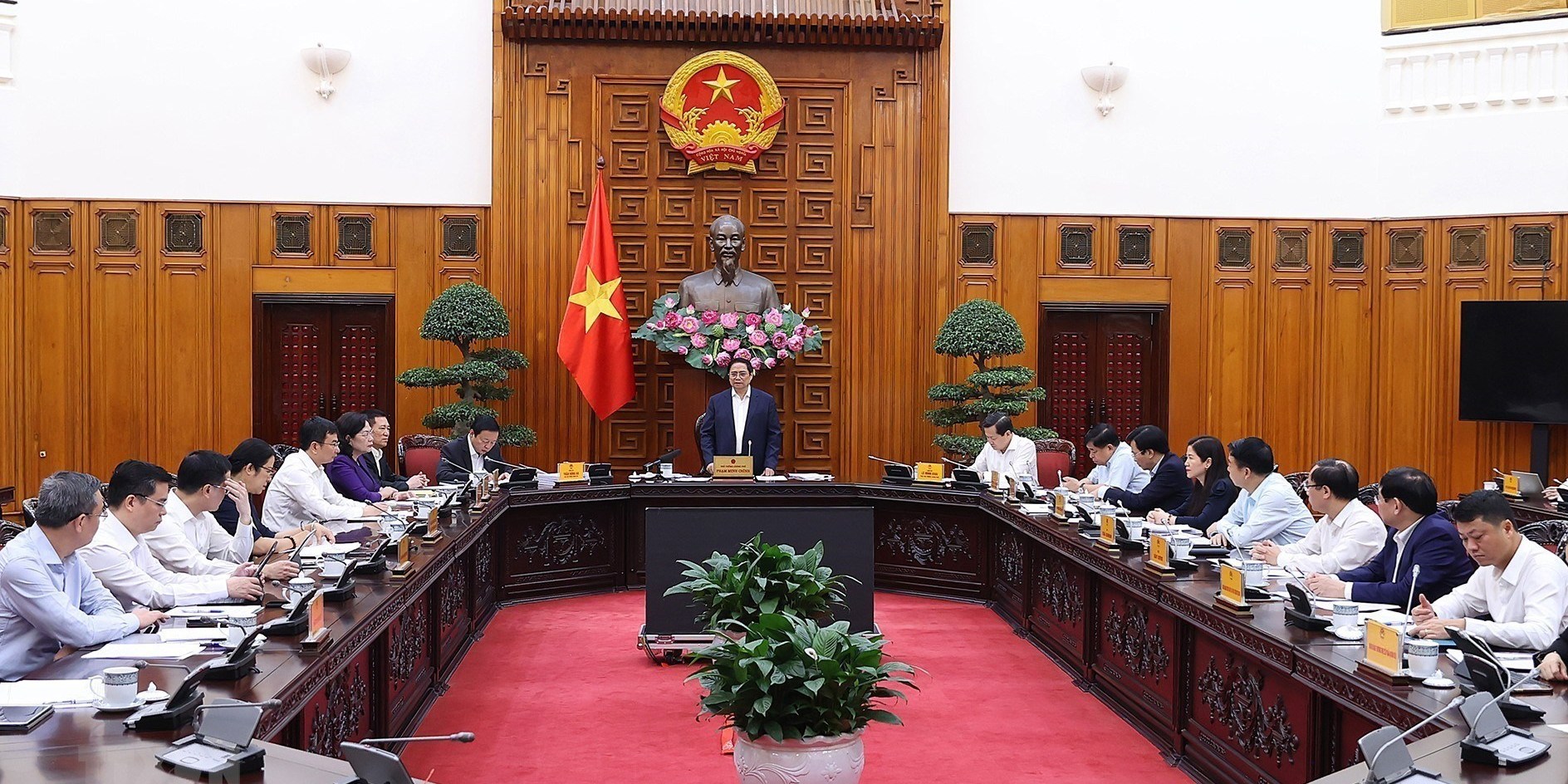 Thường trực Chính phủ họp bàn tháo gỡ khó khăn, thúc đẩy sản xuất, kinh doanh