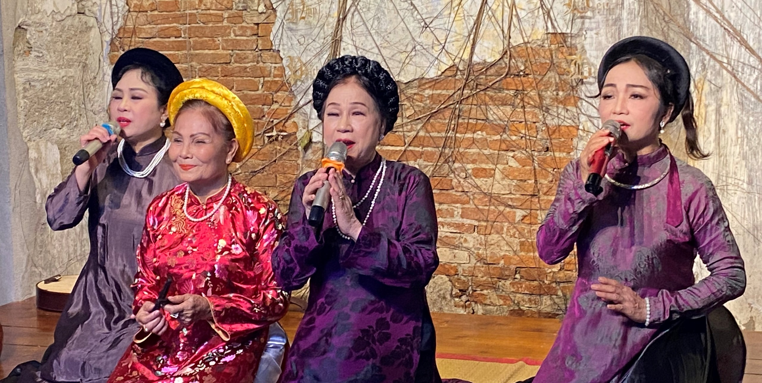 Khai trương Điểm gặp liên văn hoá tại Huế