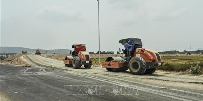 Thí điểm thưởng hợp đồng gói thầu xây lắp dự án giao thông