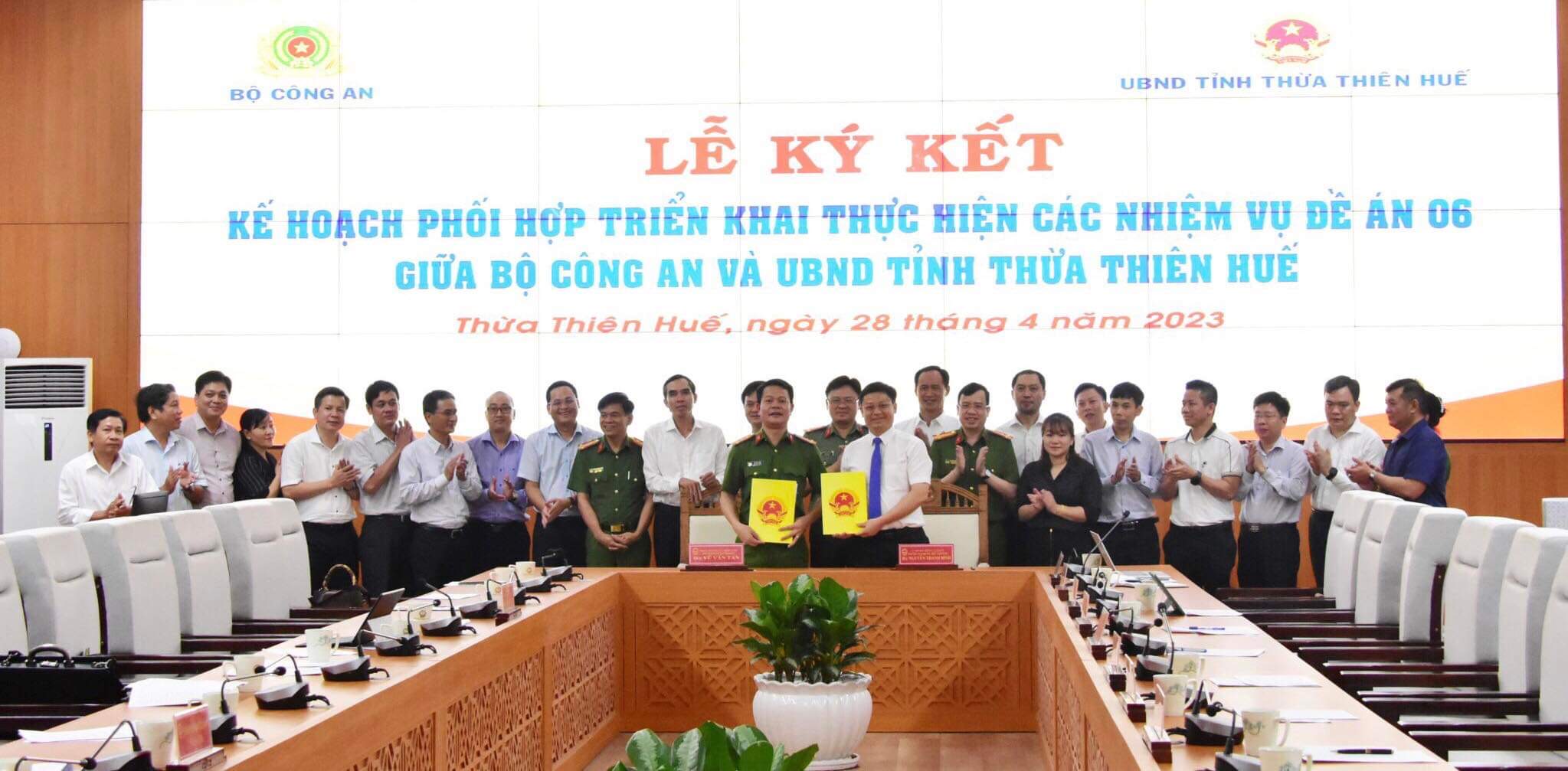 Ký kết Kế hoạch phối hợp triển khai thực hiện các nhiệm vụ thuộc Đề án 06