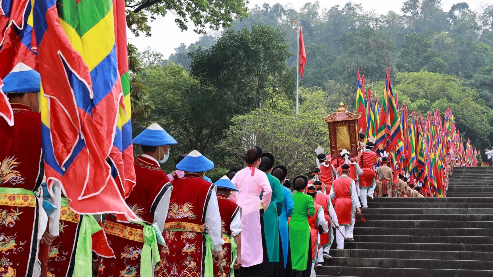 Tục thờ cúng Vua Hùng ở Huế
