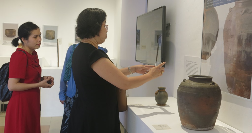 Chiêm ngưỡng đồ gốm của người Nhật