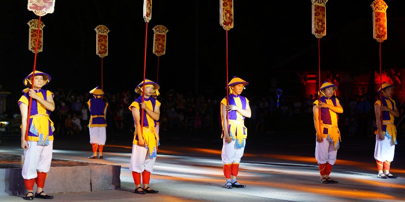 Huyền ảo sắc màu văn hoá - nghệ thuật