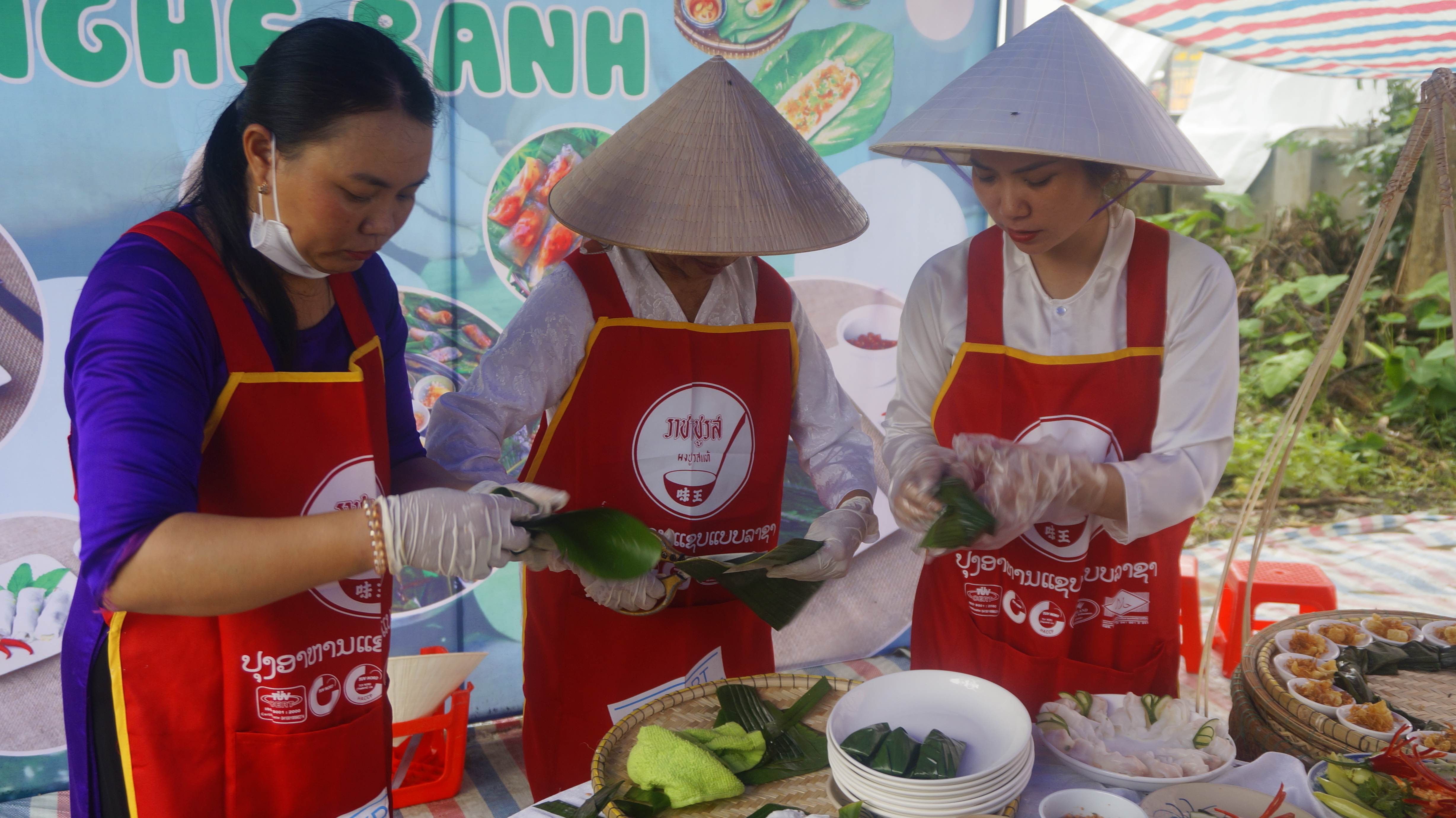 Sôi nổi hội thi làm bánh bèo, nậm, lọc truyền thống