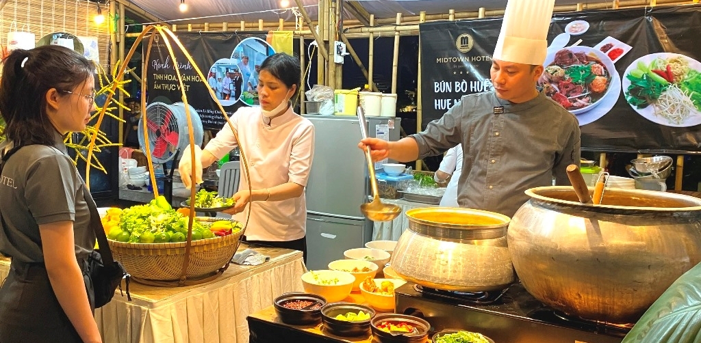Tôn vinh, quảng bá ẩm thực Huế