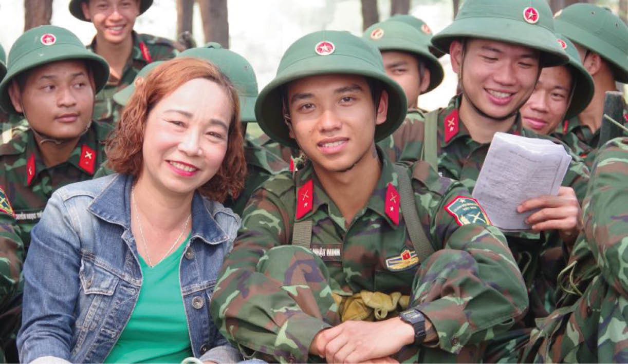 Trao gửi yêu thương trên thao trường